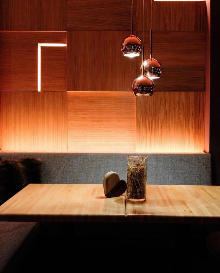 Hotel Moderno Restaurant Серина Экстерьер фото