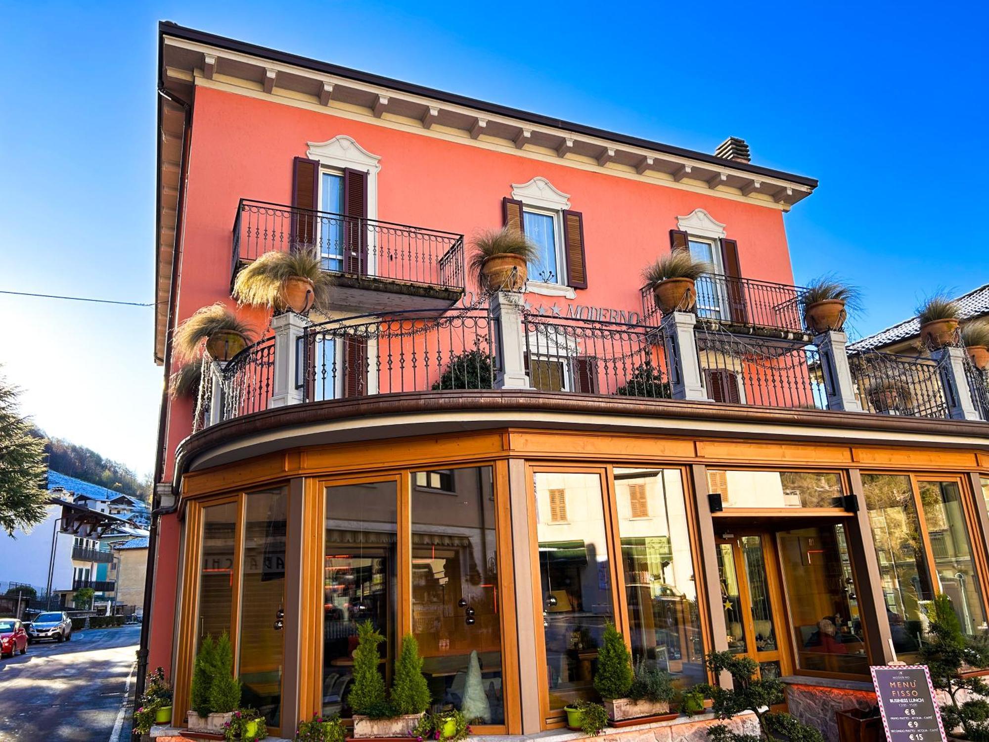 Hotel Moderno Restaurant Серина Экстерьер фото